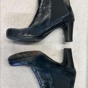 ROCKPORT women’s booties. Size 10.5